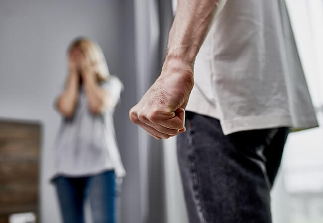 Como denunciar violência doméstica nos condomínios