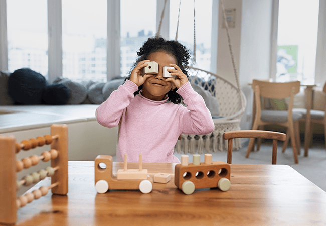 Segurança infantil: As novas regras do PL 4.309/2020 para síndicos, pais e áreas de risco