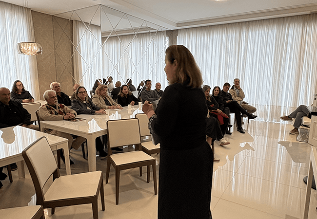 ASBALC promove encontro técnico sobre instalação de carregadores de veículos elétricos em condomínios